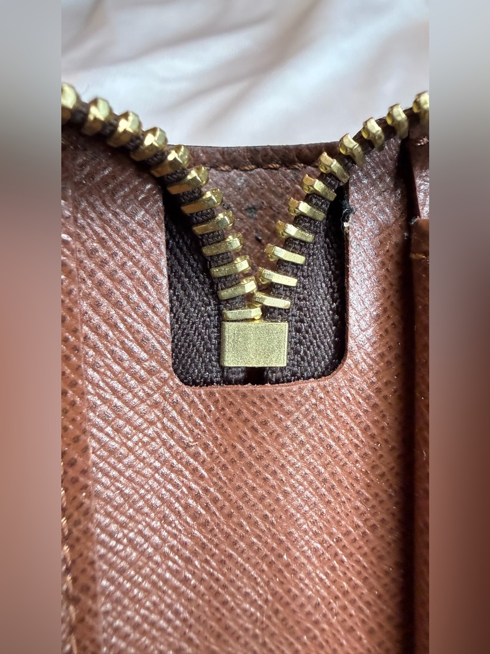 Louis Vuitton Monogram Zippy Organizer Wallet - Picture 15 of 16